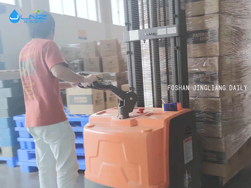 Foshan Jingliang Daily Chemical Products Co., Ltd. предлагает большое количество бусинок для стирки.