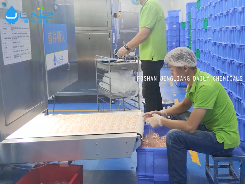 How laundry detergent pods was made with pva film